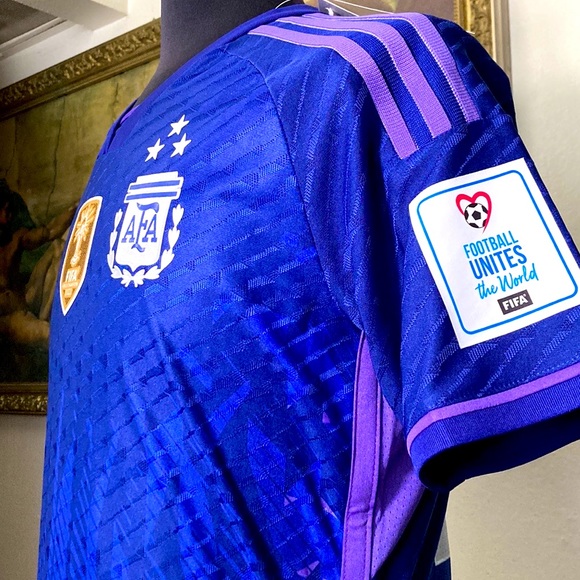 Adidas Argentina 🇦🇷 jersey 2023 with 3 stars ⭐️⭐️⭐️ Messi #10 sizes L and M. - Picture 6 of 11